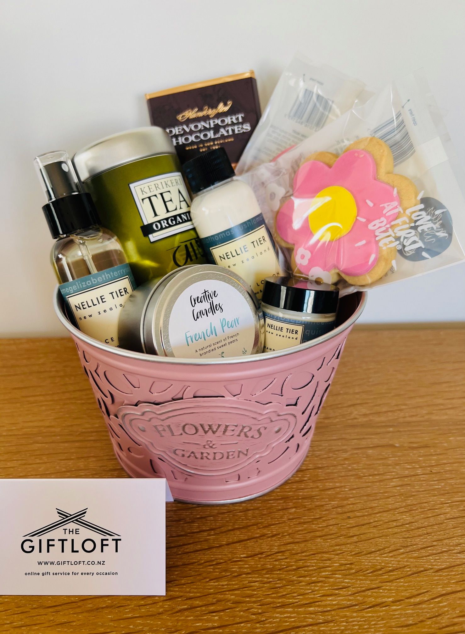 Deluxe Pamper Gift for Her | Birthday Gift Idea for Mum | The Gift Loft ...